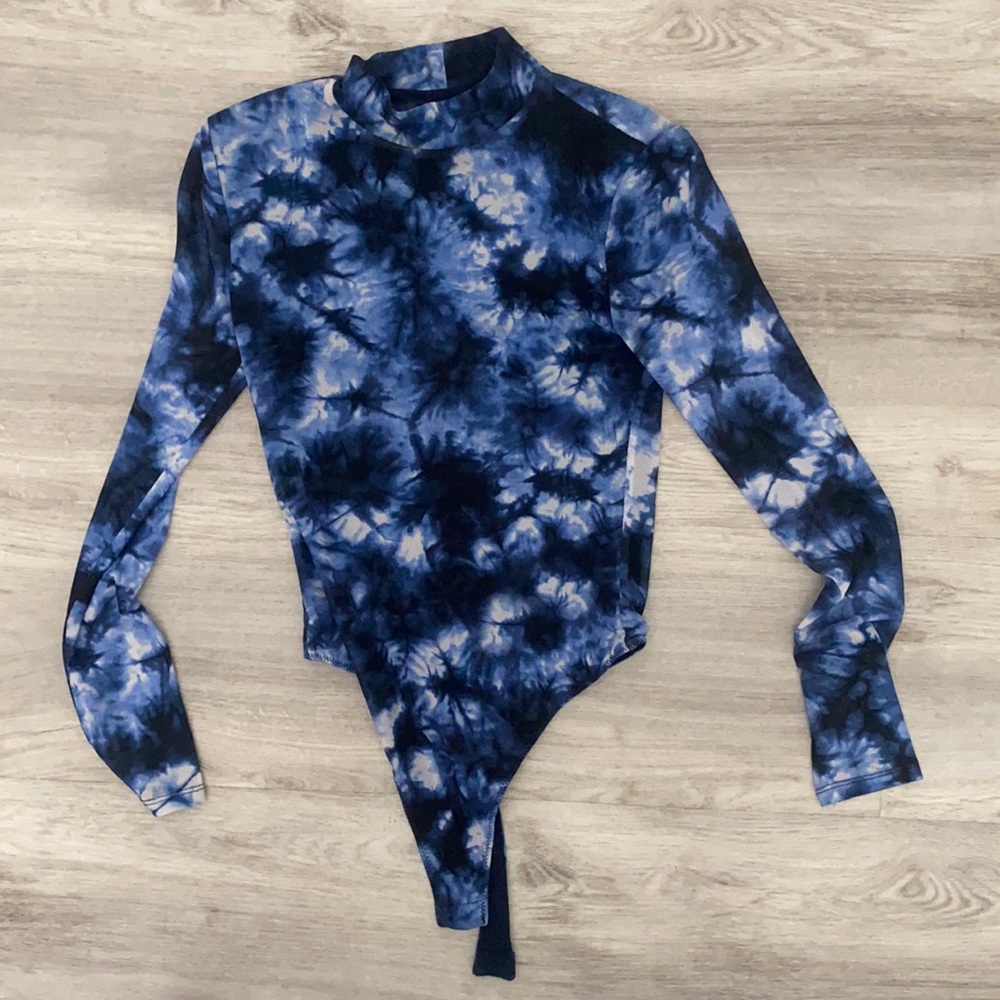 Revolve x h:ours blue, black, white bodysuit, tie dye, small